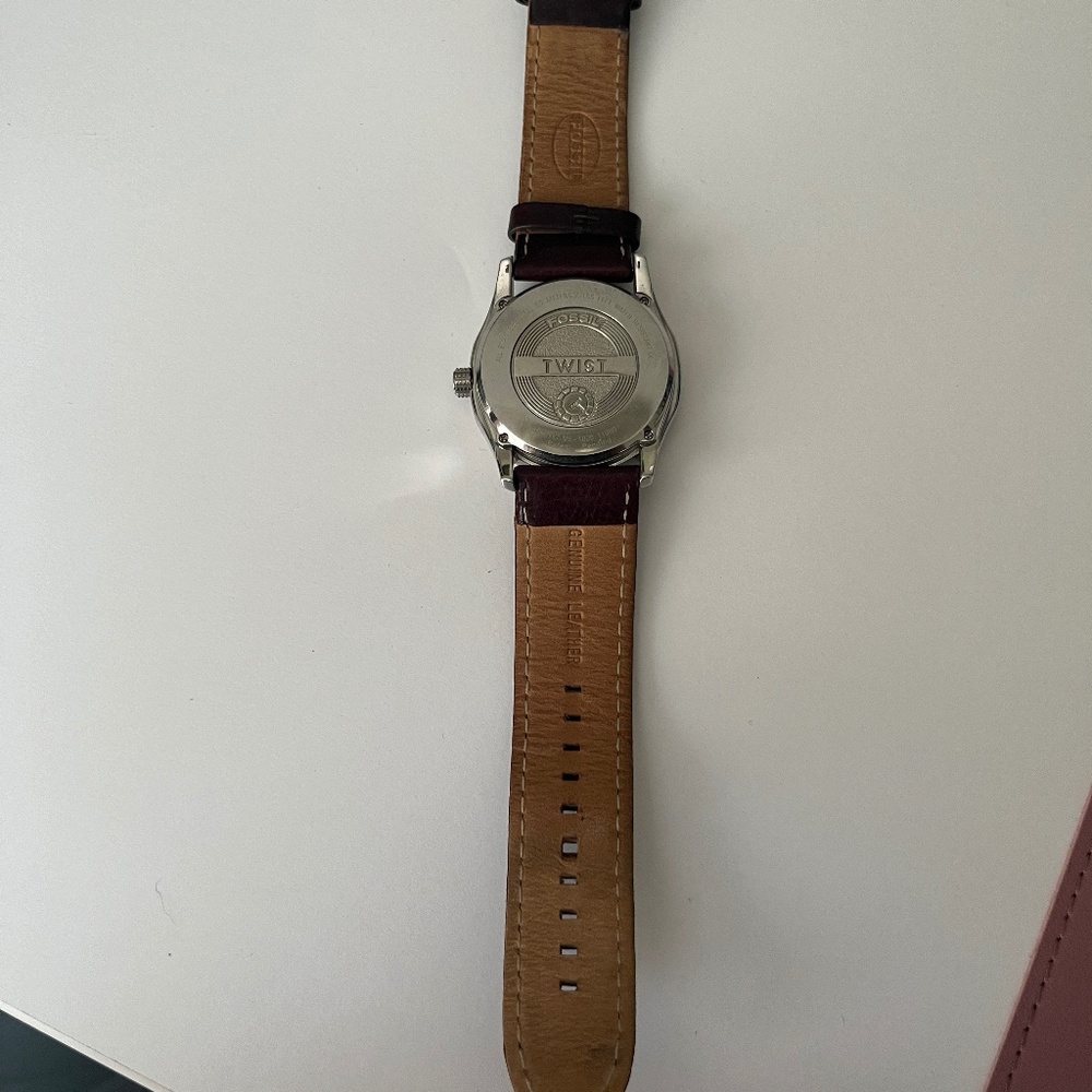 Fossil Watch - Picture 2 of 3